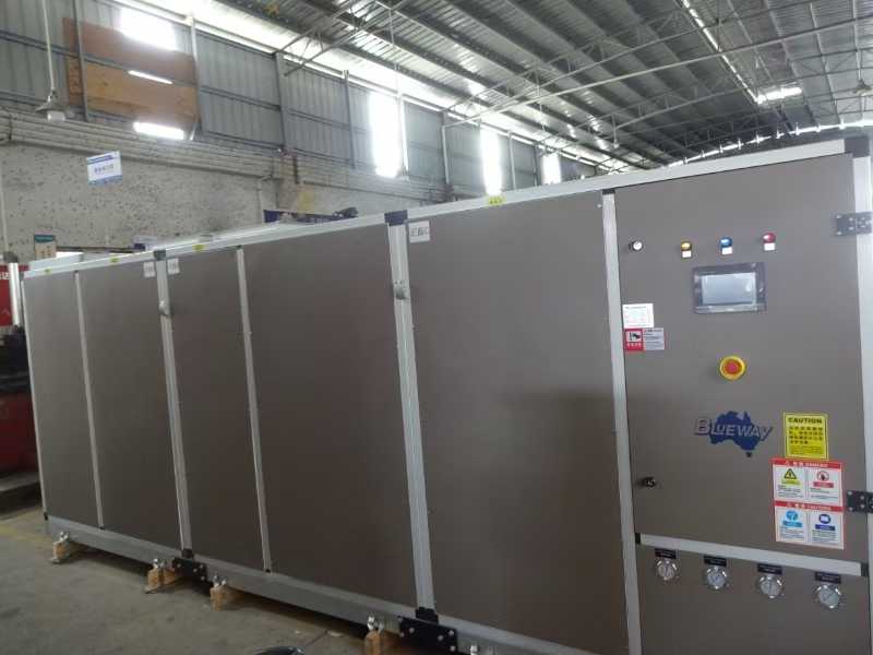 Sampaikan tepat pada masanya: Sistem persekitaran kolam renang dalaman